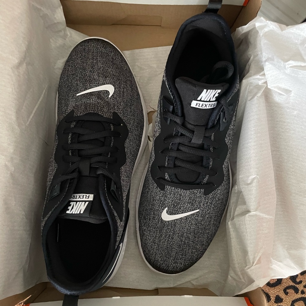 Brand New Nike Flex Trainer 9!! Never been worn in original box!